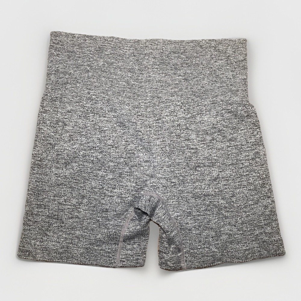 Colsie Women's Medium Seamless Gray Bike Shorts Gym Workout Athleisure 5" Inseam